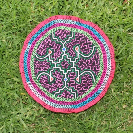 Shipibo Altar Cloth made by Shipibo Female Shaman | 23.5 cm in diameter | Traditional Shipibo Embroidery | Ayahuasca vision pattern