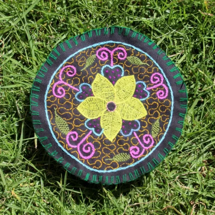 Shipibo Altar Cloth made by Shipibo Female Shaman | 24 cm in diameter | Traditional Shipibo Embroidery | Ayahuasca vision pattern