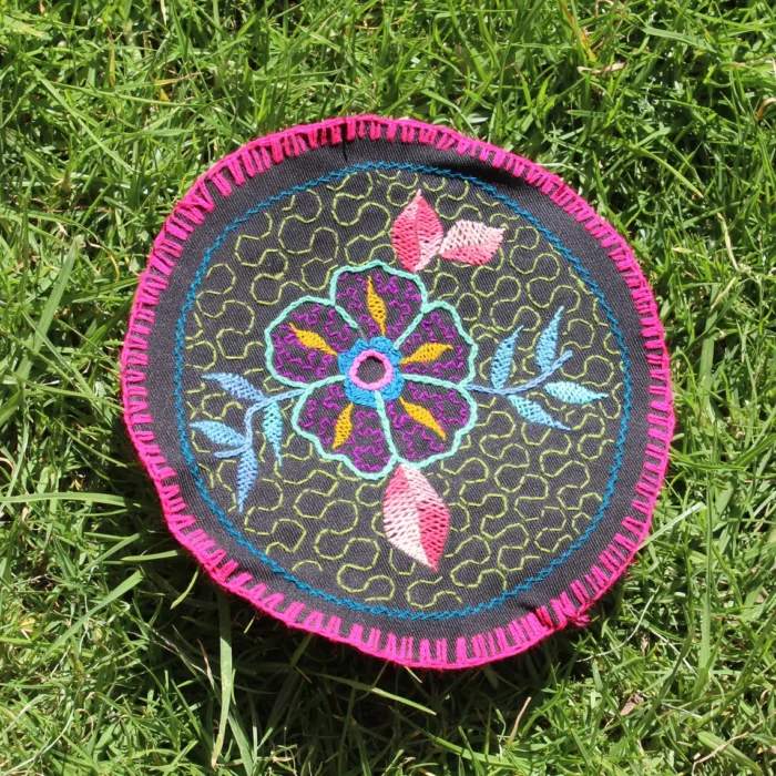 Shipibo Altar Cloth made by Shipibo Female Shaman | 24 cm in diameter | Traditional Shipibo Embroidery | Ayahuasca vision pattern