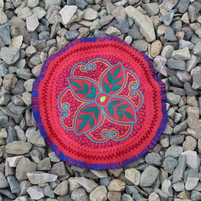 Shipibo Altar Cloth made by Shipibo Female Shaman | 28 cm in diameter | Traditional Shipibo Embroidery | Ayahuasca vision pattern