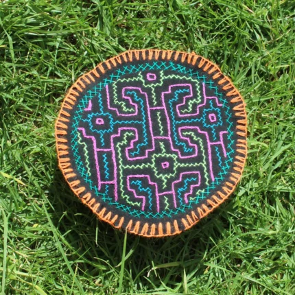 Shipibo Altar Cloth made by Shipibo Female Shaman | 17.5 cm in diameter | Traditional Shipibo Embroidery | Ayahuasca vision pattern