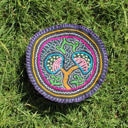 Shipibo Altar Cloth made by Shipibo Female Shaman | 20 cm in diameter | Traditional Shipibo Embroidery | Ayahuasca vision pattern