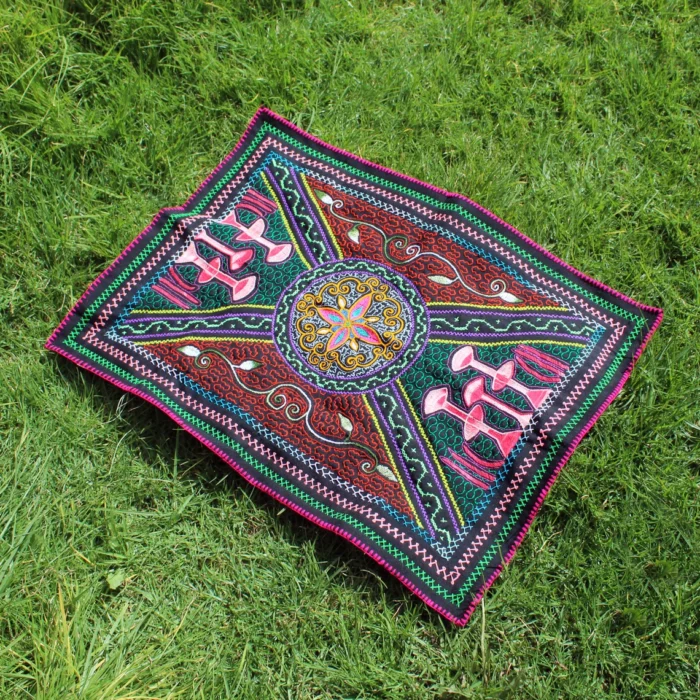 Shipibo Altar Cloth made by Shipibo Female Shaman | 78 cm x 59 cm | Shipibo Embroidery