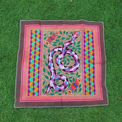 Shipibo Altar Cloth made by Shipibo Female Shaman | 75 cm x 75 cm | Shipibo Embroidery