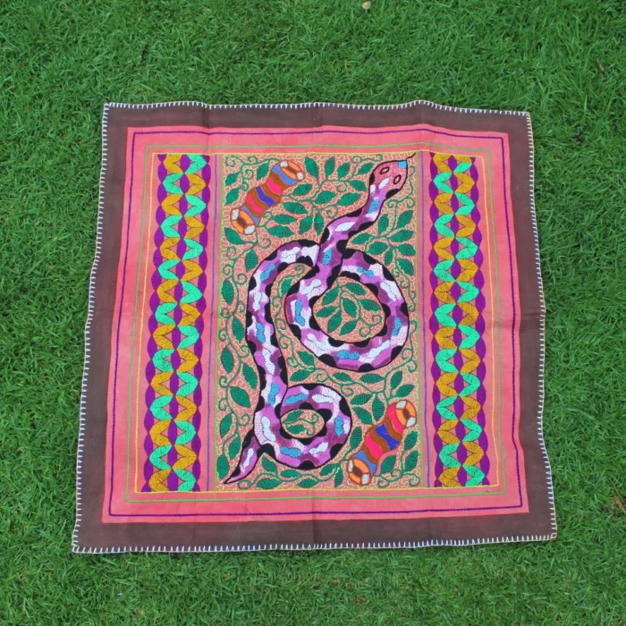 Shipibo Altar Cloth made by Shipibo Female Shaman | 75 cm x 75 cm | Shipibo Embroidery