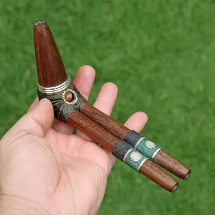 Double Nose Tepi made of Madera Negra | Decorated with Tiger's Eye and Peruvian Turquoise