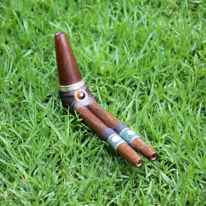 Double Nose Tepi made of Madera Negra | Decorated with Tiger's Eye and Peruvian Turquoise