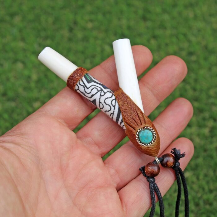 Necklace Kuripe Self Applicator made of Bone | Decorated with Amazon Wood, Peruvian Turquoise and Shipibo Fabric