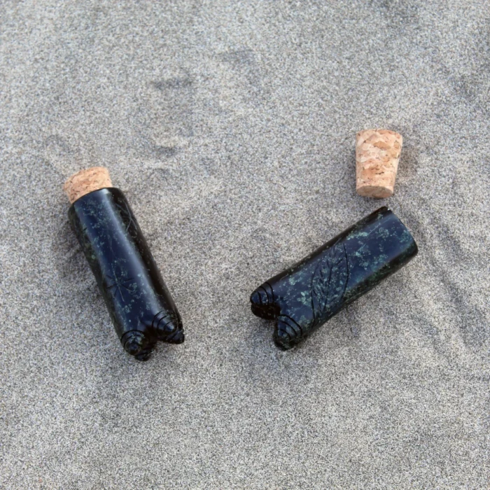 Hapeh Bottle | Heart Chakra | Made of Machu Picchu Stone | Decorated with Triple (Qintu) Coca Leaf Pattern