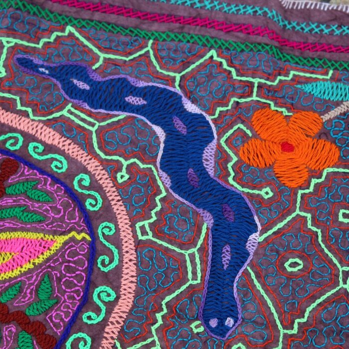 Shipibo Kené Altar Cloth: Traditional Amazonian Embroidery (80 cm x 60 cm)