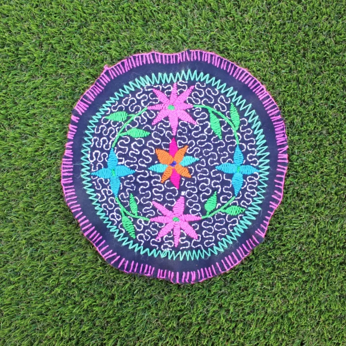 Shipibo Altar Cloth made by Shipibo Female Shaman | 23 cm in diameter | Traditional Shipibo Embroidery | Ayahuasca vision pattern