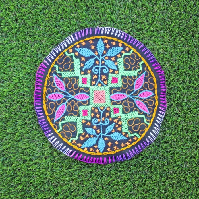 Shipibo Altar Cloth made by Shipibo Female Shaman | 21 cm in diameter | Traditional Shipibo Embroidery | Ayahuasca vision pattern