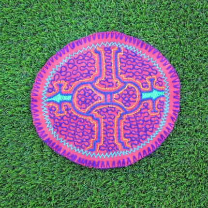 Shipibo Altar Cloth made by Shipibo Female Shaman | 23 cm in diameter | Traditional Shipibo Embroidery | Ayahuasca vision pattern