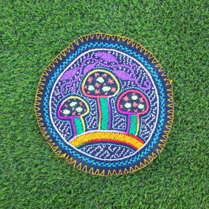 Shipibo Altar Cloth made by Shipibo Female Shaman | 23 cm in diameter | Traditional Shipibo Embroidery | Ayahuasca vision pattern
