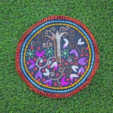 Shipibo Altar Cloth made by Shipibo Female Shaman | 21 cm in diameter | Traditional Shipibo Embroidery | Ayahuasca vision pattern