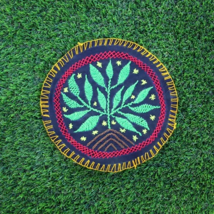Shipibo Altar Cloth made by Shipibo Female Shaman | 20 cm in diameter | Traditional Shipibo Embroidery | Ayahuasca vision pattern