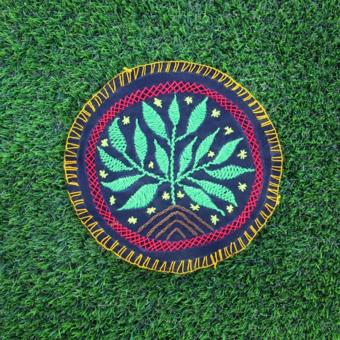 Shipibo Altar Cloth made by Shipibo Female Shaman | 20 cm in diameter | Traditional Shipibo Embroidery | Ayahuasca vision pattern